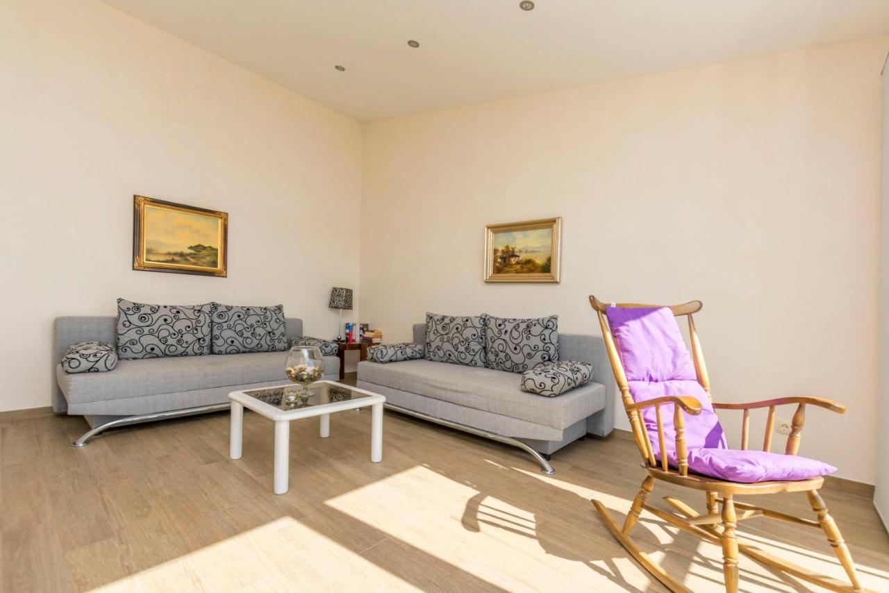 Apartments Luxury View أوميس المظهر الخارجي الصورة