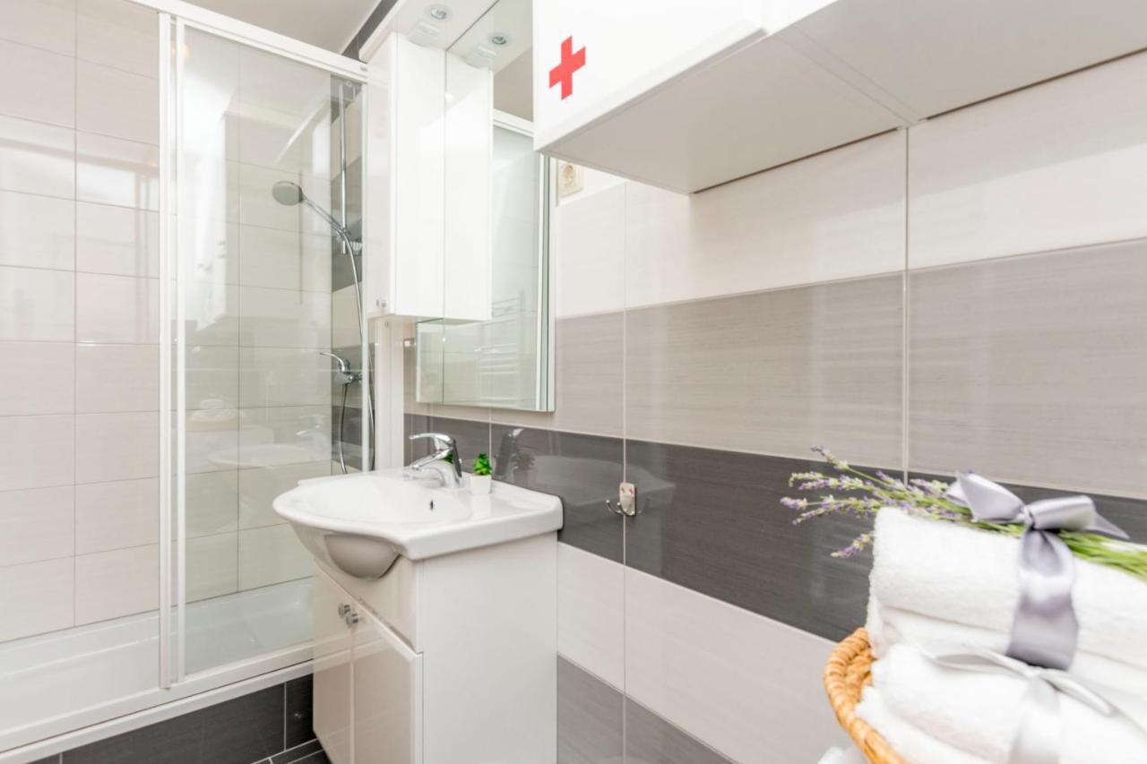 Apartments Luxury View أوميس المظهر الخارجي الصورة